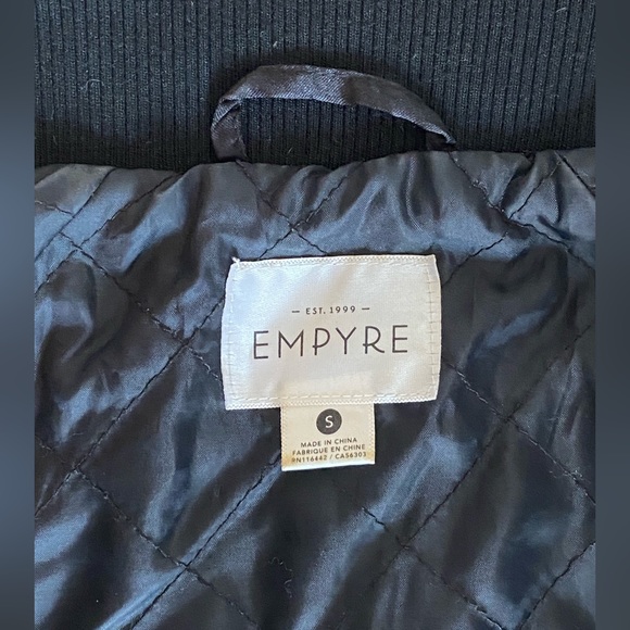 ZUMIEZ - Rose embroidered bomber jacket - Picture 7 of 7